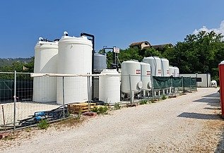 Grundwasseraufbereitungsanlage zur Entfernung von gelöstem Eisen und Arsen.
