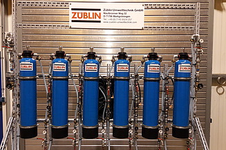 Versuchsanlage mit sechs Filterkartuschen zur Erprobung unterschiedlicher Filtermedien