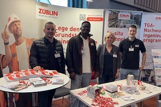 Zu sehen ist ein Foto des Messestands der ZÜBLIN Umwelttechnik aufdem Industrietag der HS Esslingen 2026