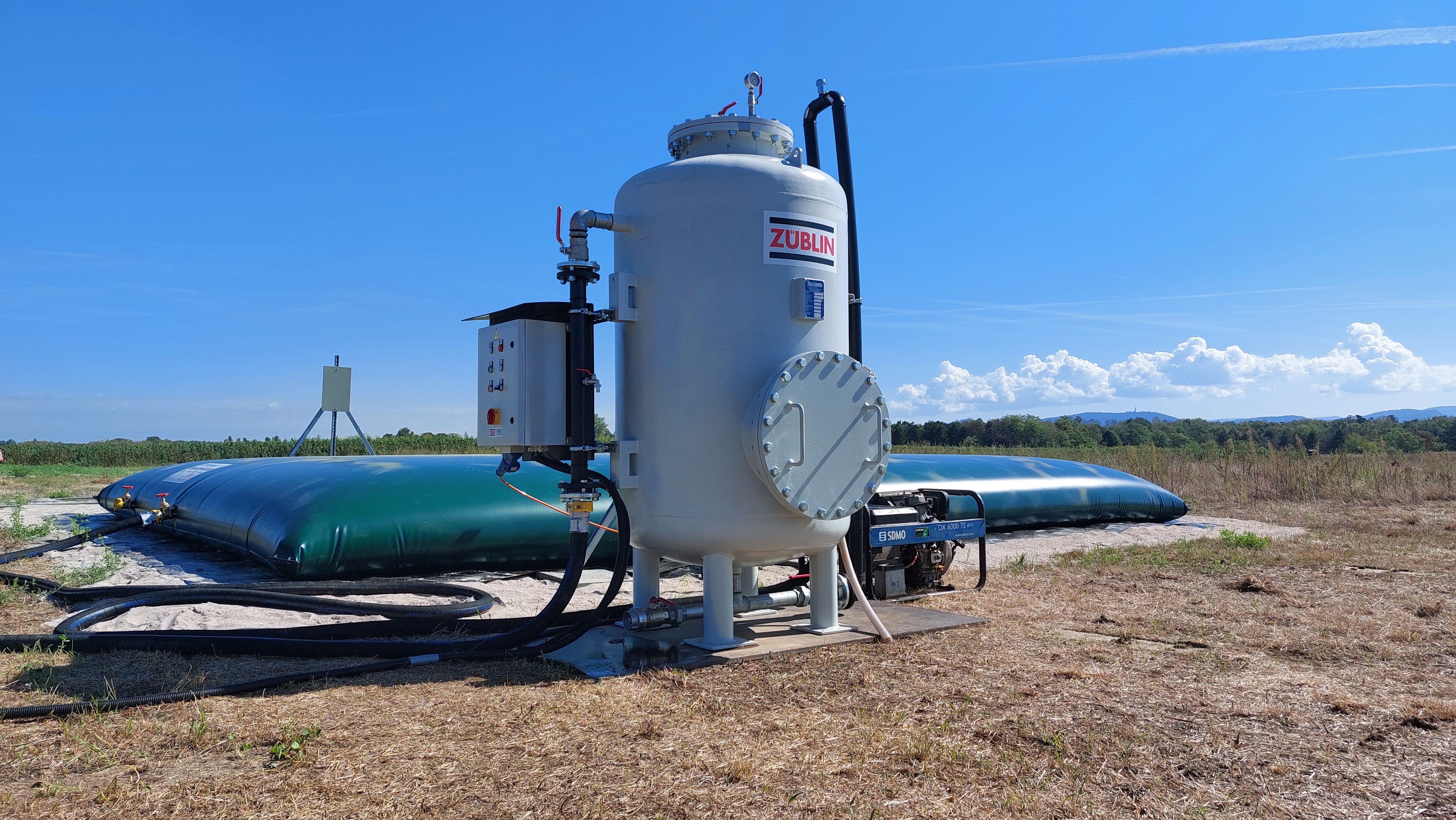 Compact system for purifying water for irrigation