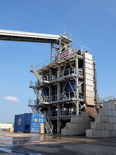 Side view of the soil-washing tower during the day