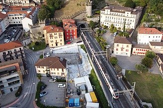 Foto der Sanierungsfläche neben der Bahngleise